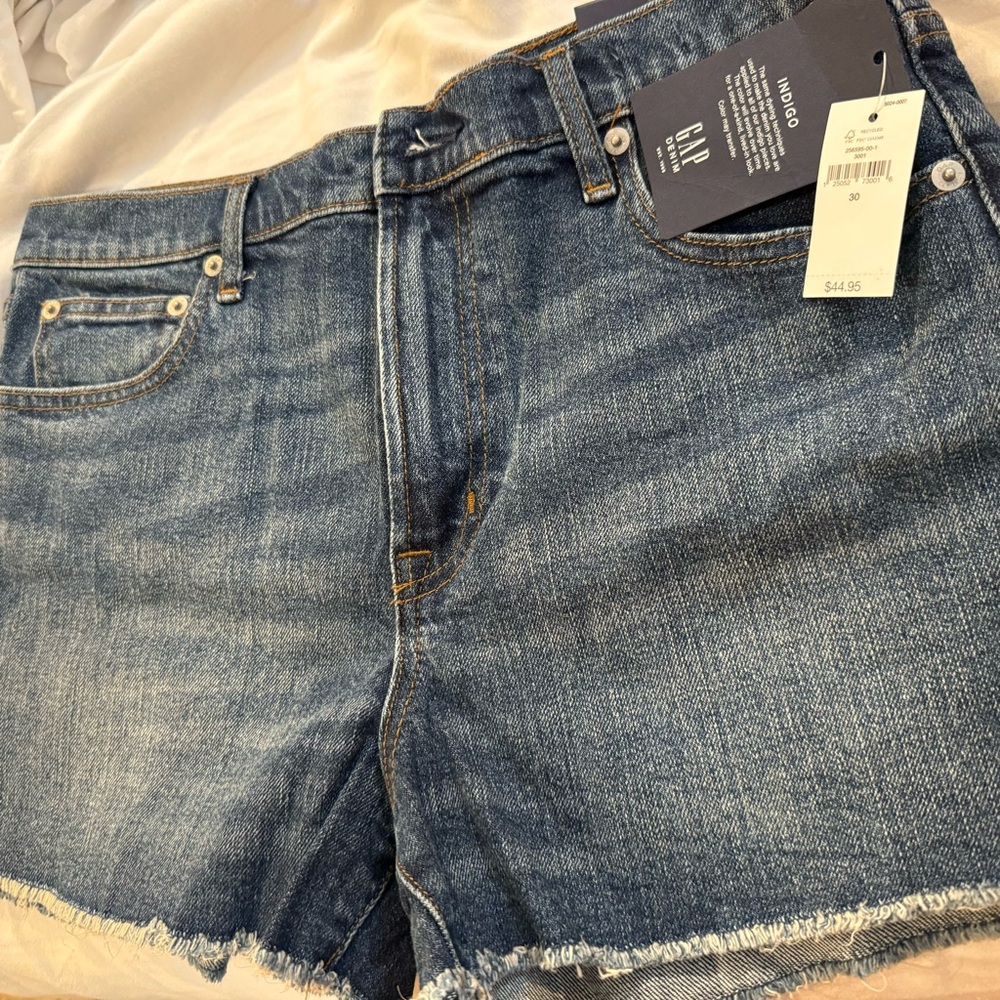 Denim Jean Shorts Gap NWT 3” Inseam Size 30 Cute! 622